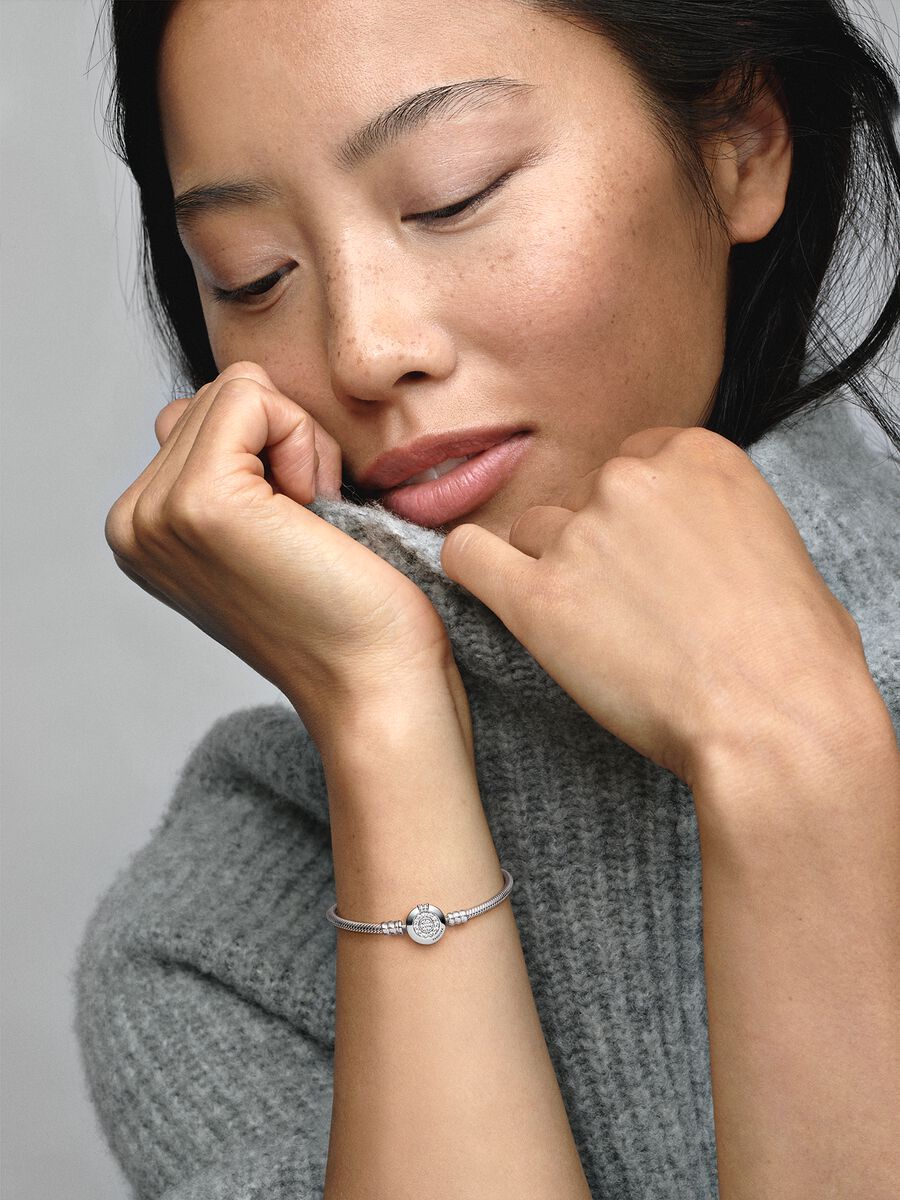 Sparkling Crown O Snake Chain Bracelet